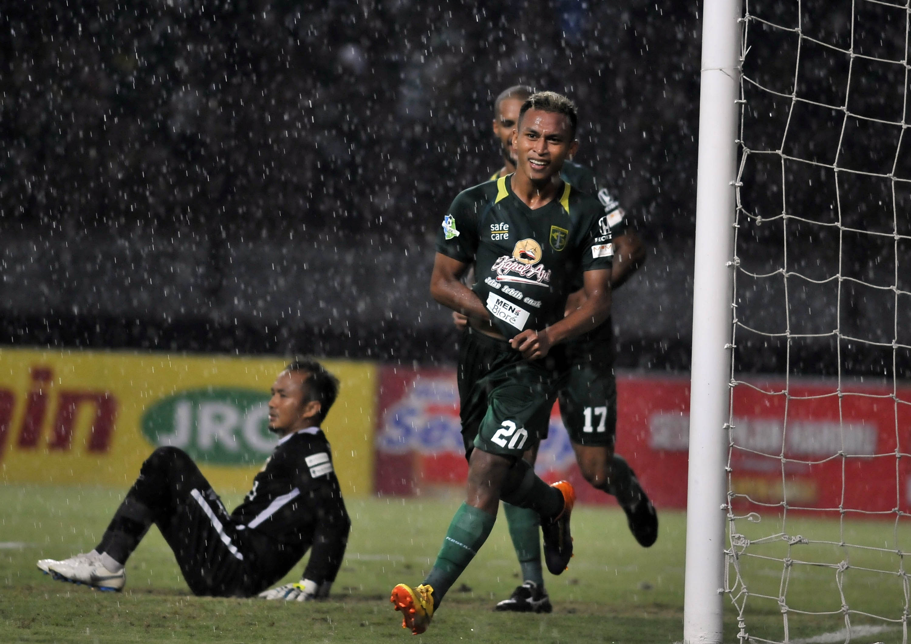 Sempat Terpuruk, Persebaya Pasang Target Lima Besar